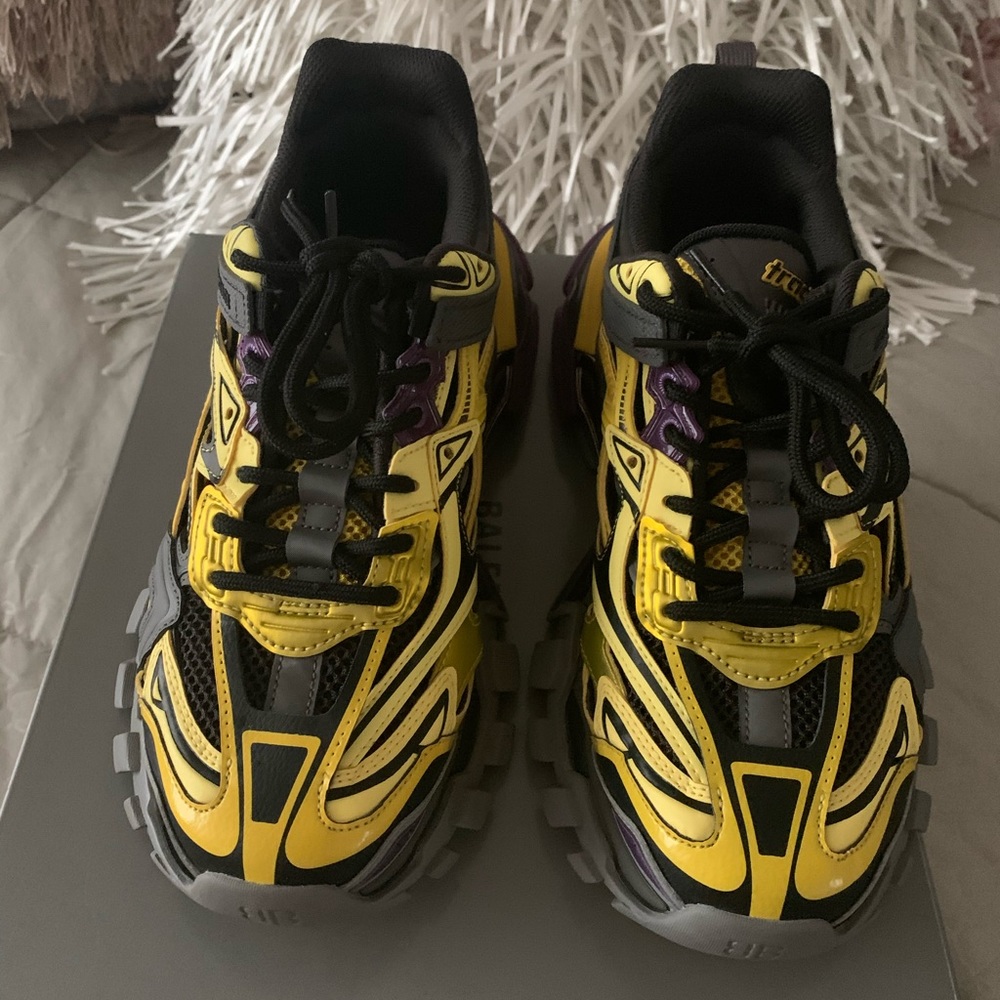 Authentic balenciaga Track 2 size 39
